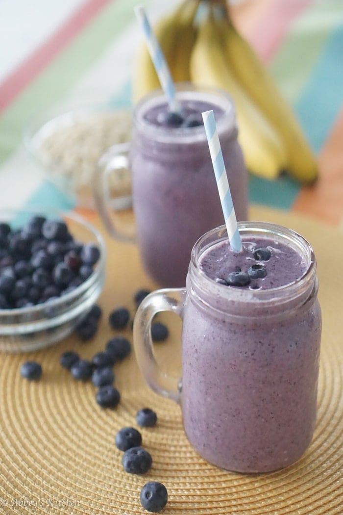 blueberry_cobbler_smoothie_1_of_9.jpg